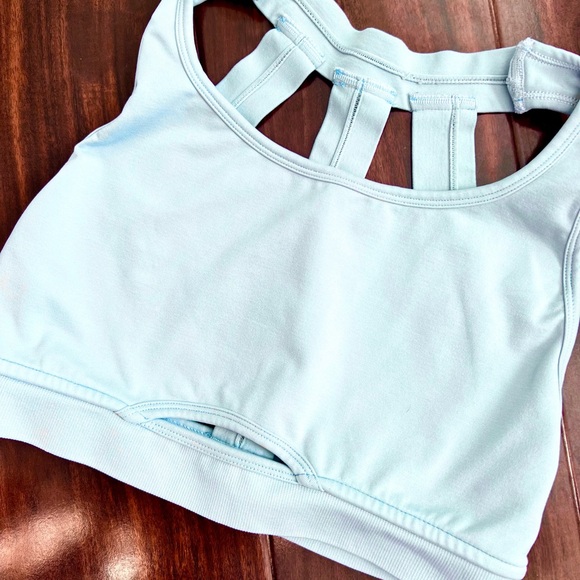 Alphalete Trinity Sports Bra - Medium (fits like a large) - Picture 3 of 4